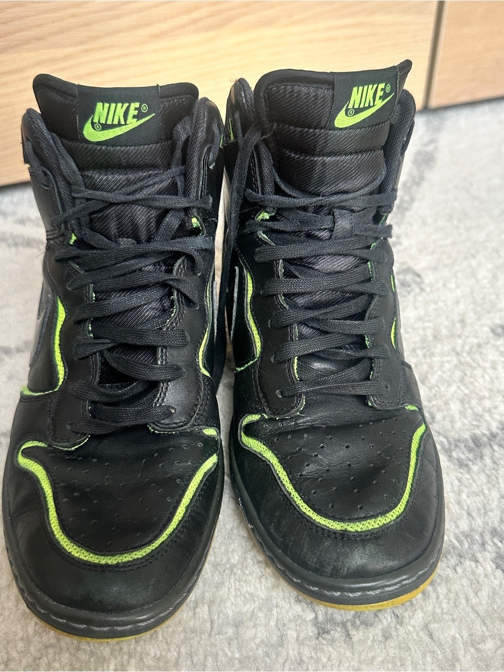 Nike women Black High-Top Sneakers with Neon Green Trim US10.5